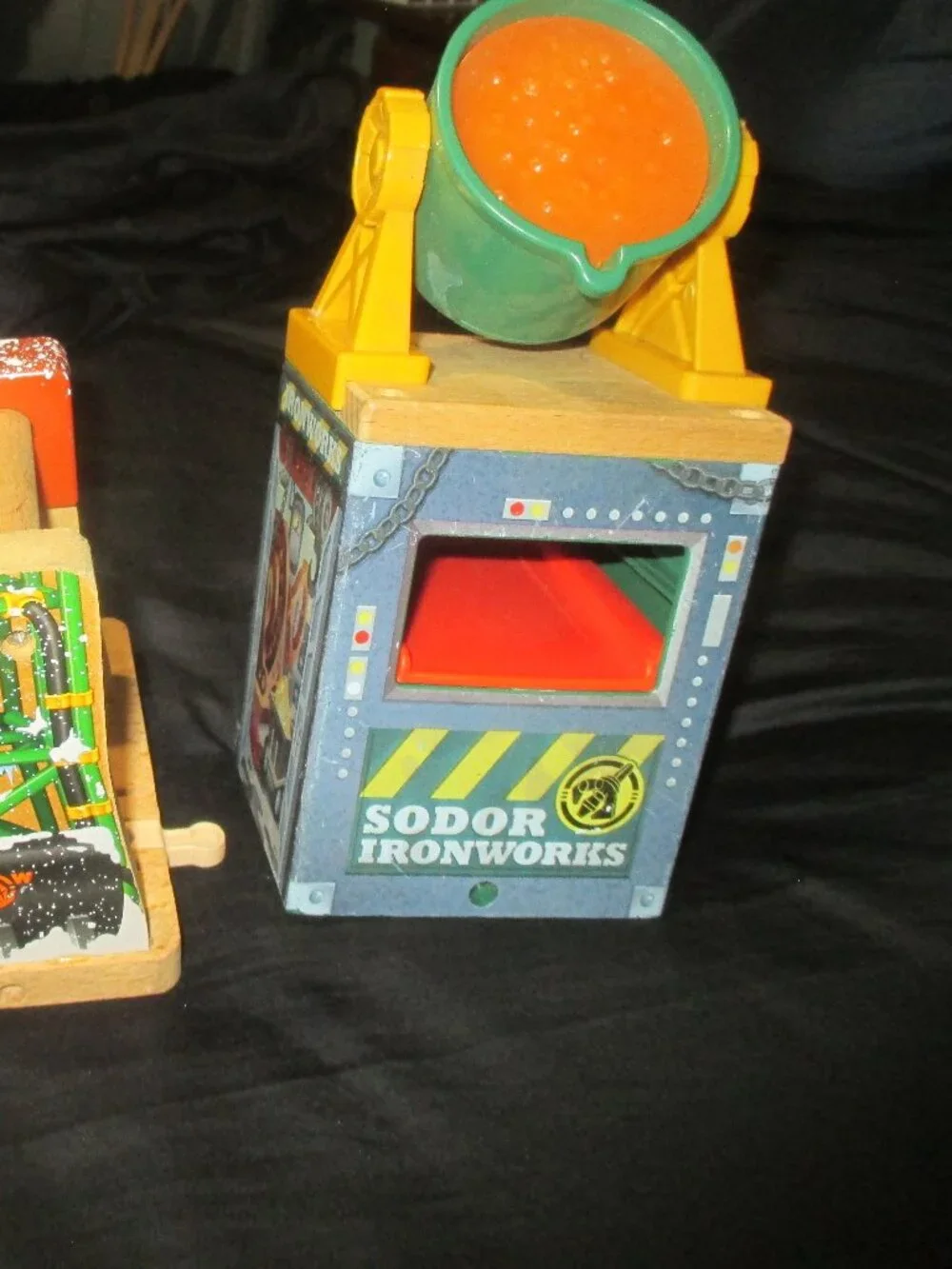 VINTAGE Brio / Thomas the Tank Engine Railway Lot of 2 buildings